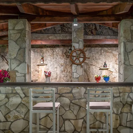 Serenus Luxury Villa Keri