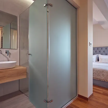 Serenus Luxury * Keri