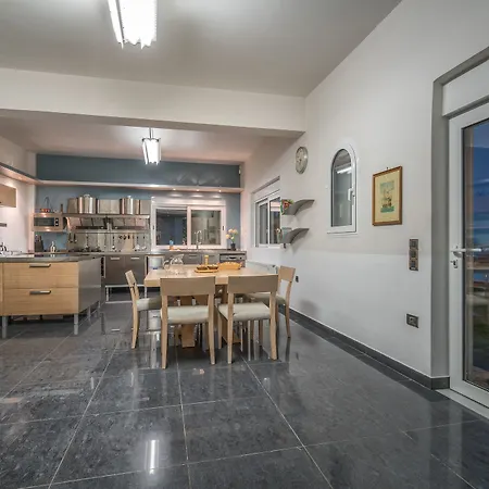 Serenus Luxury Vila Keri