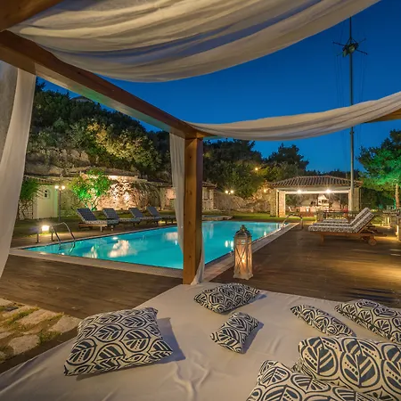 Serenus Luxury Villa Keri