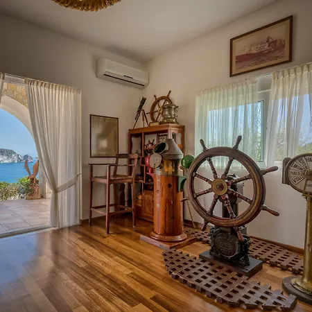 Serenus Luxury Villa *