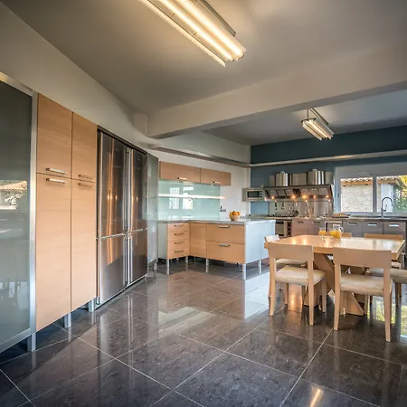 Villa Serenus Luxury Keri