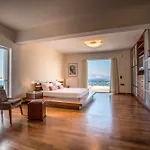 Serenus Luxury Villa *