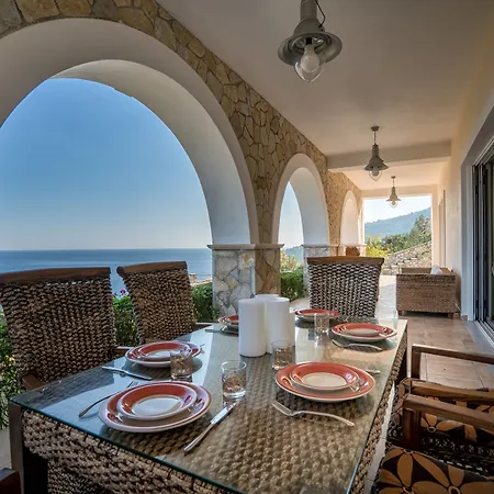 Villa Serenus Luxury Kerí