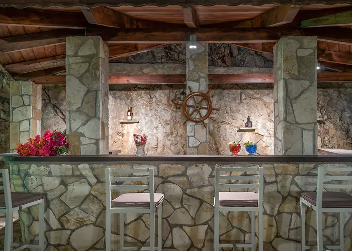 Serenus Luxury Villa Keri