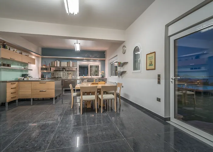 Serenus Luxury Villa Keri