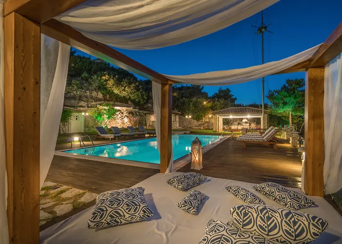Serenus Luxury Villa Keri